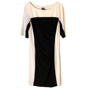 Gabby Skye Size 10 black and white sheath dress. GUC